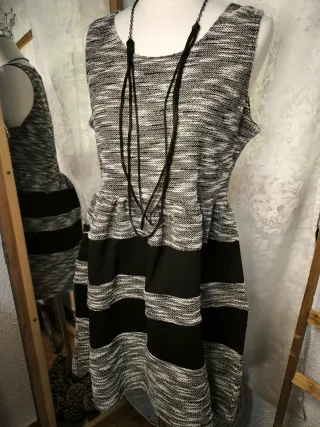 Vestido de punto rayas blanco y negro