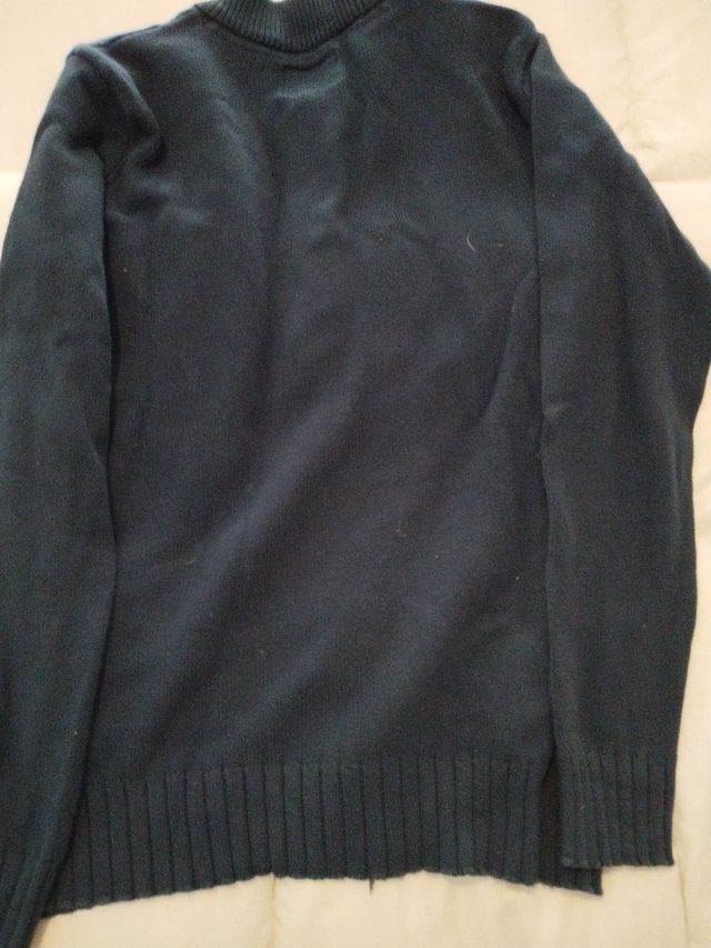 Jersey niño cuello pico azul