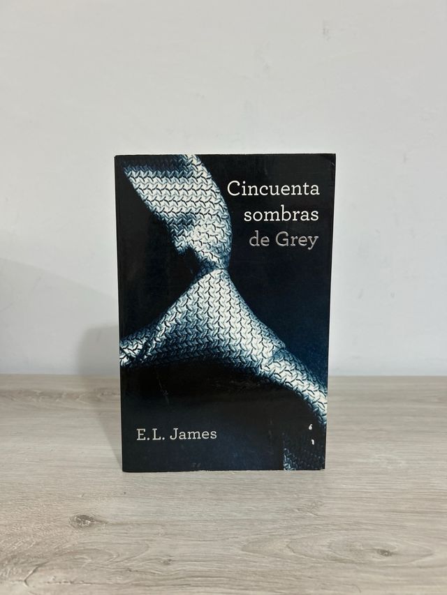 CINCUENTA SOMBRAS DE GREY