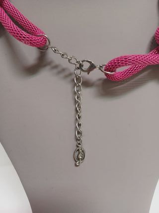 Collar nudos fucsia Stradivarius