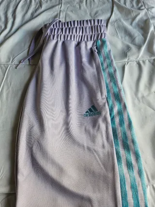 Pantalón chándal Adidas morado y turquesa