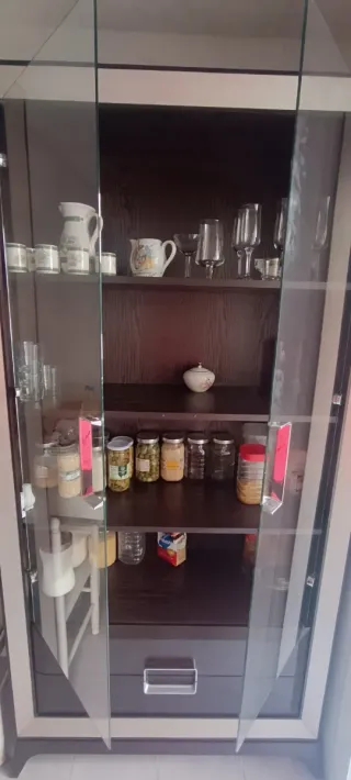 Vitrina madera y cristal