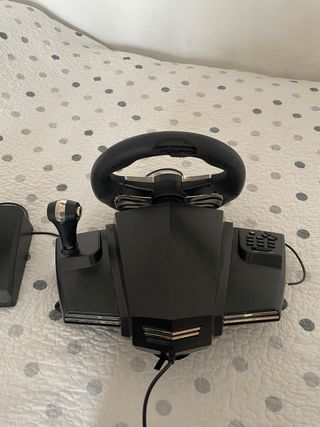 Volante gaming con pedales y palanca