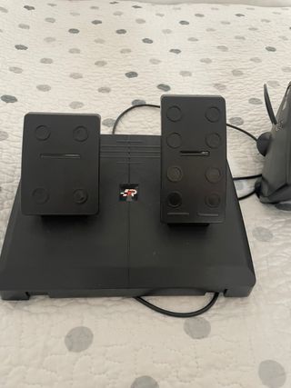 Volante gaming con pedales y palanca