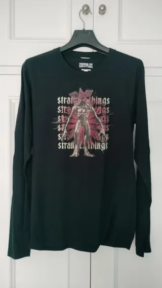 Camiseta Stranger Things manga Larga