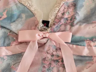 Top de ángeles con encaje y lazo