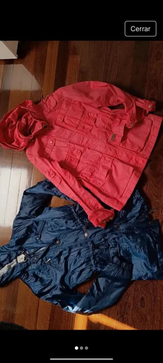 Cazadoras ligeras mujer azul y roja