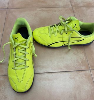Zapatillas de fútbol Puma niño amarillas