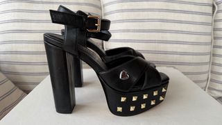 Sandalias TWINSET negras plataforma tachuelas