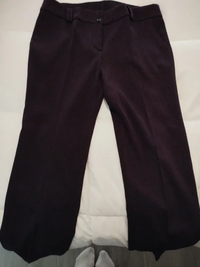 Pantalón morado negro
