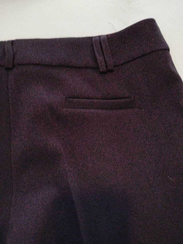 Pantalón morado negro
