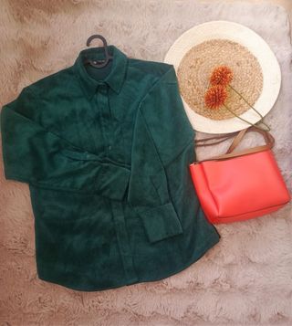 Sobrecamisa Zara Verde
Es Oversize