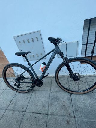 Bicicleta de montaña 
Megamo 