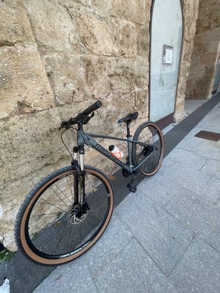 Bicicleta de montaña 
Megamo 