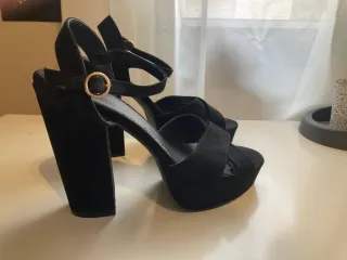 Tacones negros plataforma