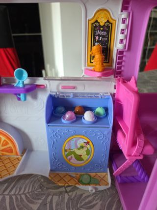 Camión de helados para muñecas
