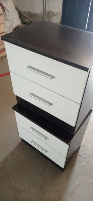 Comodini in wengé e bianco