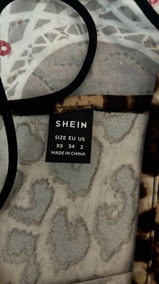 top estampado leopardo