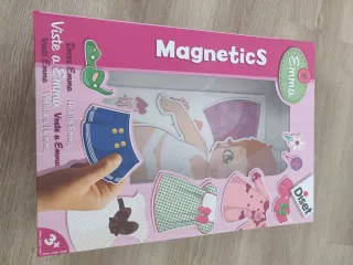 Juego magnético Viste a Emma