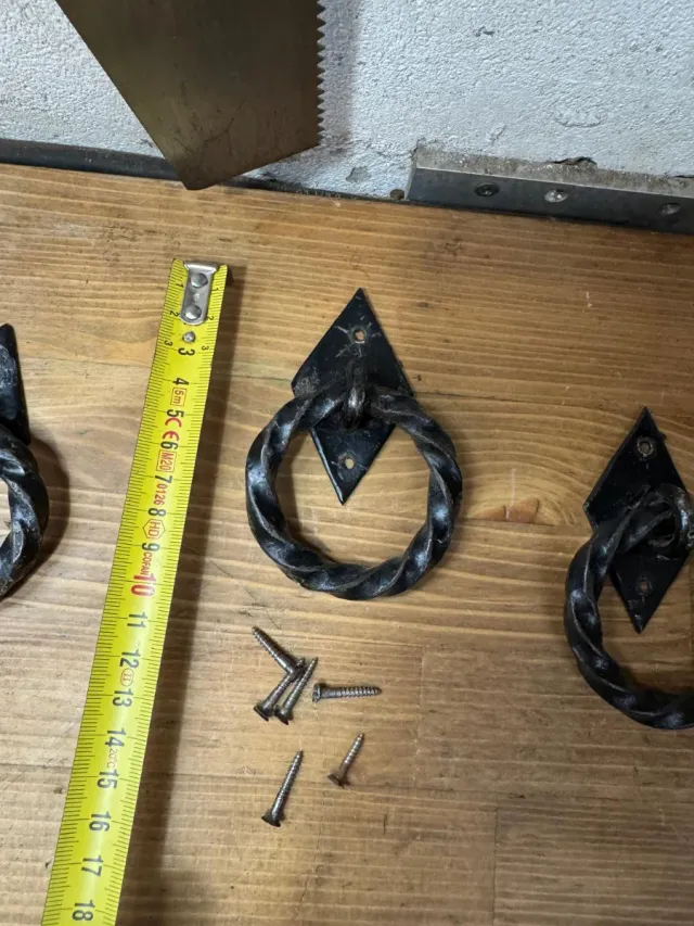 Tiradores de forja artesanales