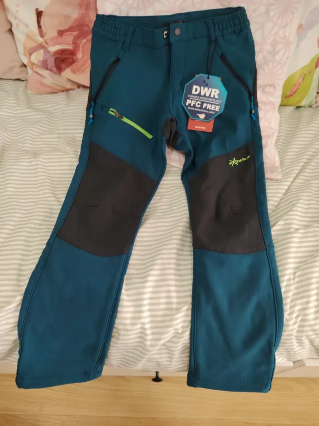 Pantalón de montaña infantil. 140 cm. Disp 152 cm