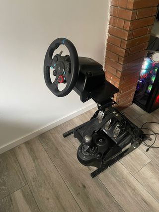 Volante Logitech con Pedales y Palanca
