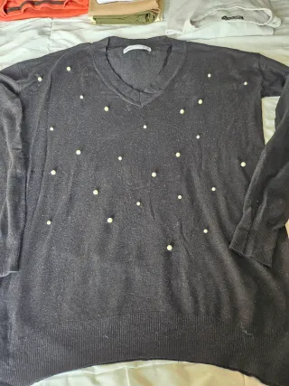 Jersey negro con pedrería