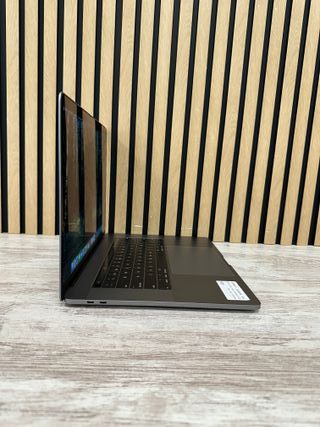 MacBook Pro 15" 2019 i9 16gb 500gb SSD
