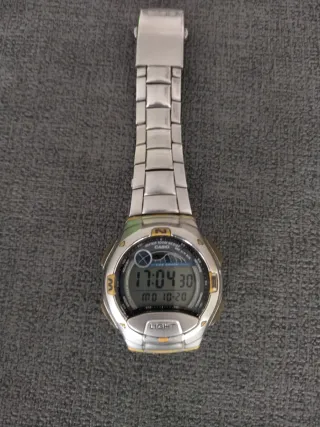 Reloj Casio W753 Dorado y Plateado