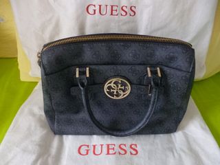 Bolso Guess Negro y Dorado