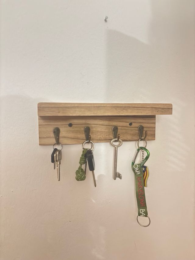 Porta llaves de madera y metal