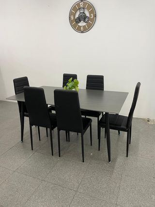 Conjunto Comedor Mesa Cristal Negra y Sillas
