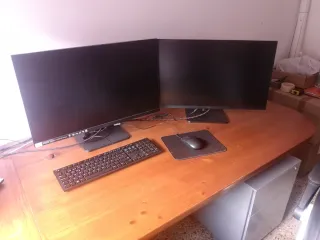 Mesa de escritorio roble macizo.