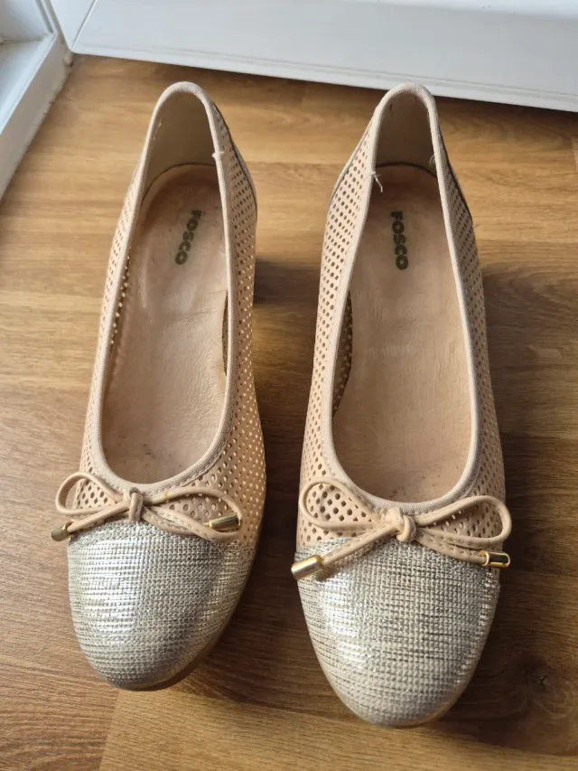 Zapatos Fosco Beige y Dorado