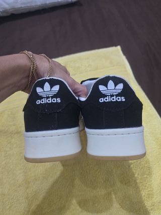 Zapatillas Adidas Mujer Talla 39 Negras y  Blancas