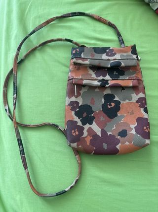 Bolso bandolera estampado floral