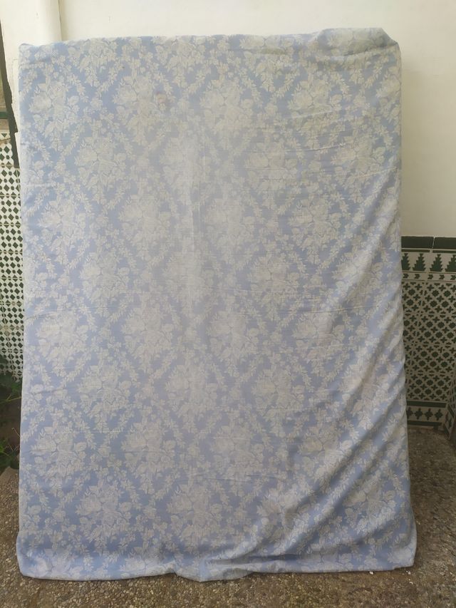 Colchón de  espuma con estampado floral