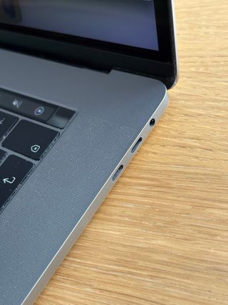 MacBook Pro Touchbar i7 