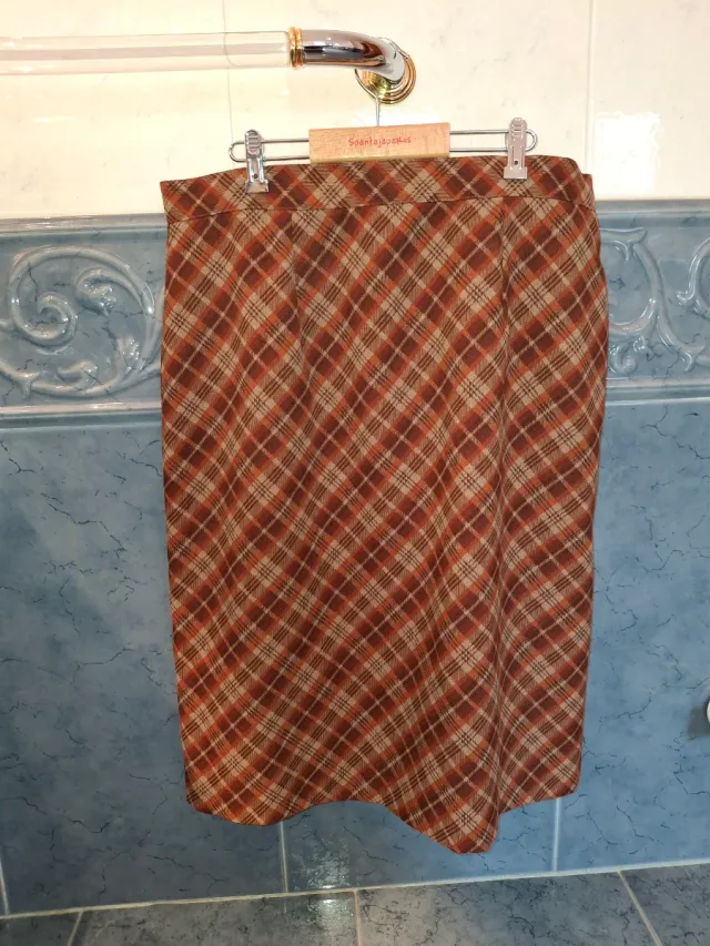 Falda de cuadros marrón y naranja