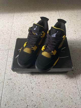 Jordan Zapatillas Negras y Amarillas
