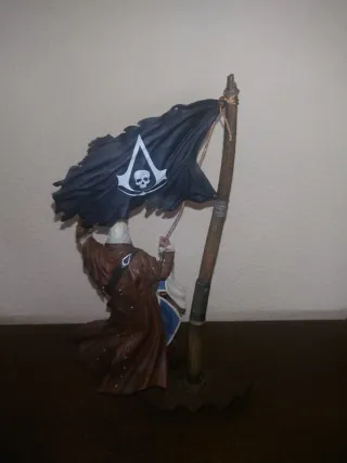 Figura Assassin's Creed con Bandera Pirata