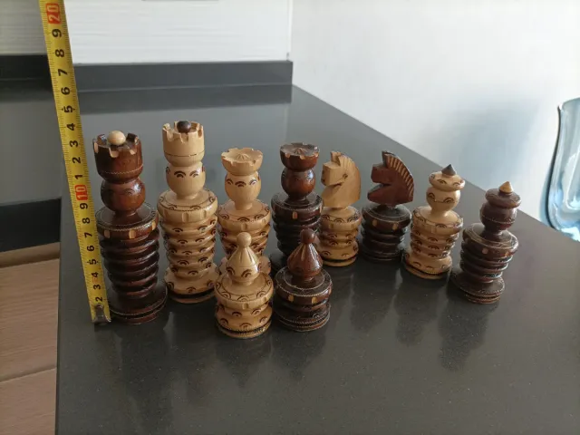 Ajedrez de madera con cobre