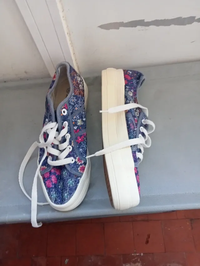 Zapatillas de tela con estampado floral