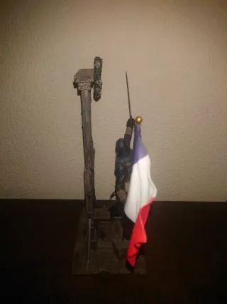 Figura Assassin's Creed con guillotina