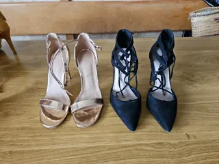 Sandalias tacón negras y doradas talla 37( unidad)