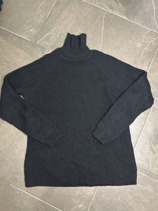 Jersey cuello alto negro