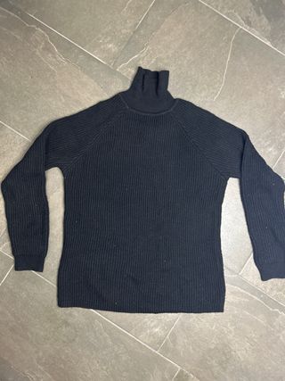 Jersey cuello alto negro