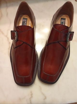 Elegantes zapatos de piel caballero.Negociable.