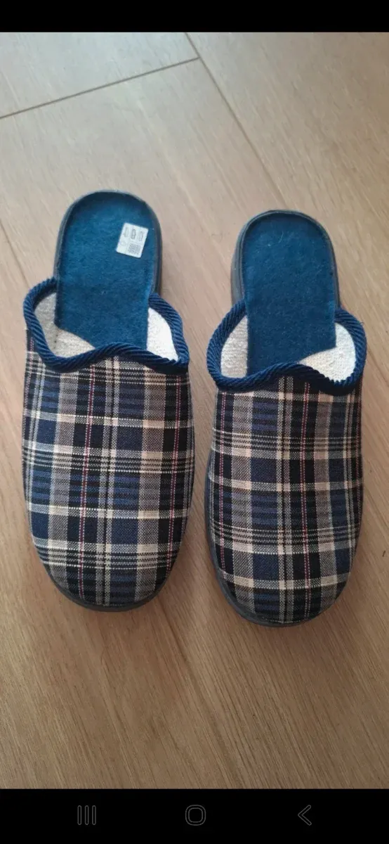 Zapatillas de estar por casa a cuadros