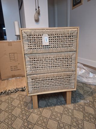 Nuovissimi comodini in juta e legno.